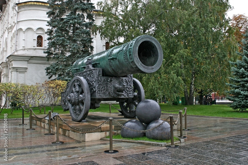 tsar - gun in the moscow kremlin.