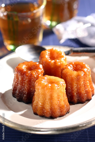 cannelés bordelais
