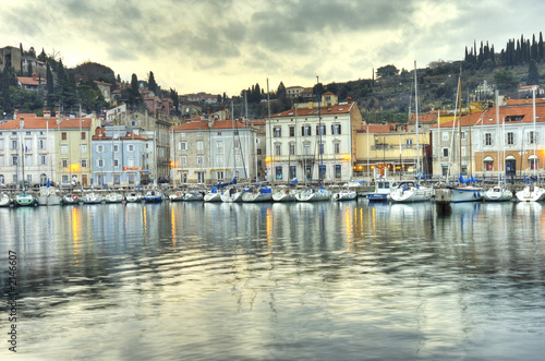 piran golf with boats