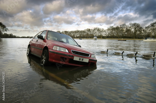 Canvas Print car stranded in flood