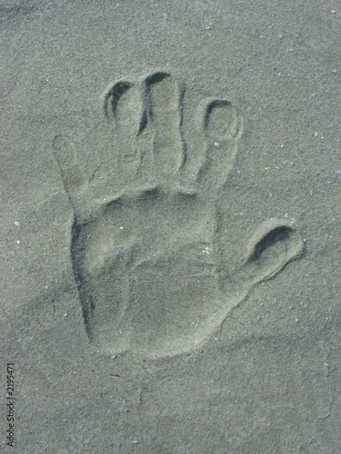 handabdruck im sand