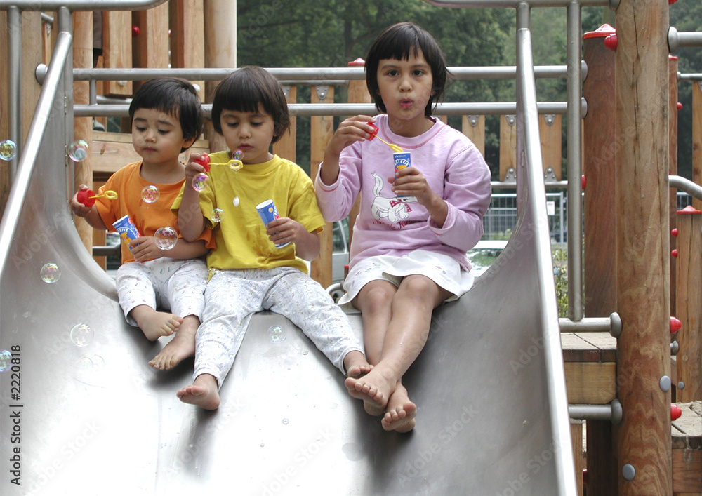 Obraz premium kinder auf dem spielplatz