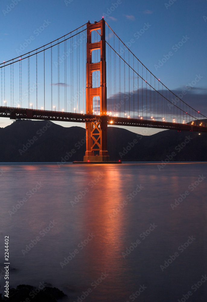 golden gate bridge at dusk