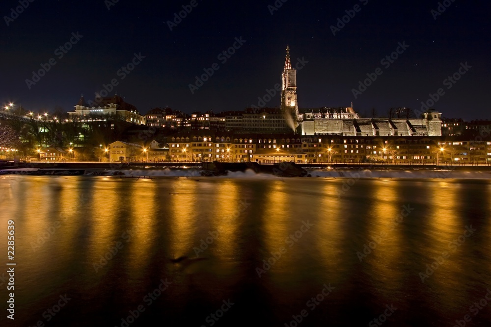 berner münster bei nacht