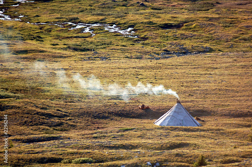 un tipi au matin photo