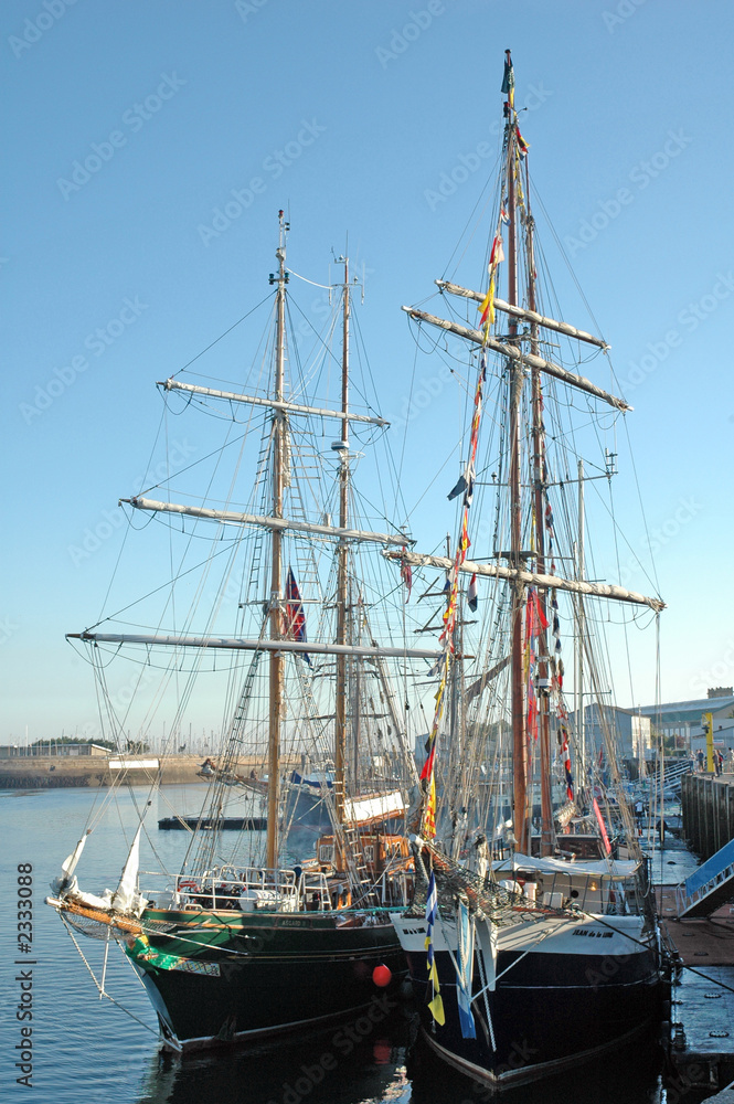 bateaux à quai 2