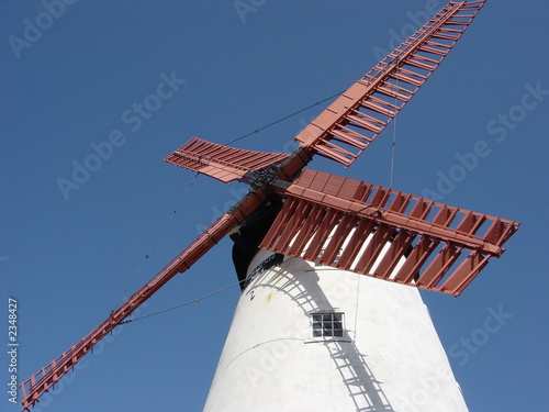 windmill (ID: 2348427)
