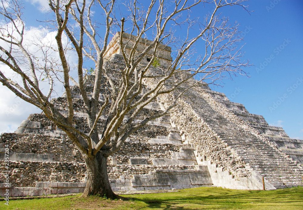 Obraz premium piramide di chichen itza