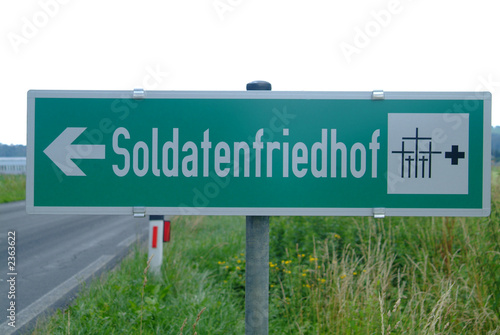 schild soldatenfriedhof photo