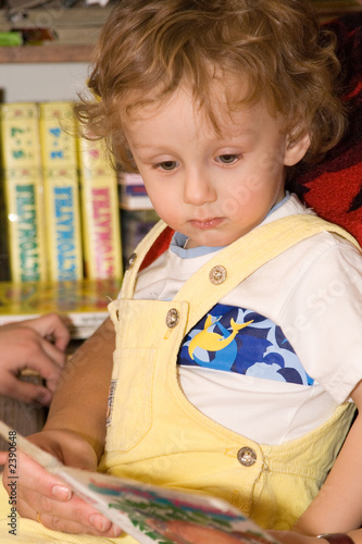 reading child 1