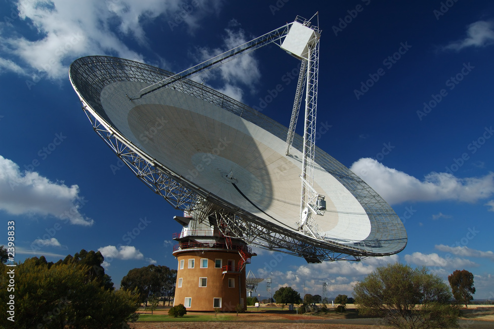 radio antenna dish