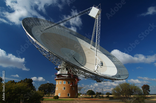 radio antenna dish
