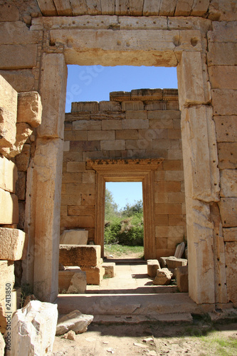 portes monumentales de lepcis-magna en libye