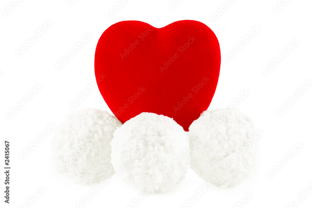 Fototapeta premium heart on the sweets (isolated on white)