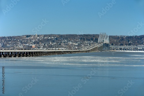 tappan zee bridge winter scen