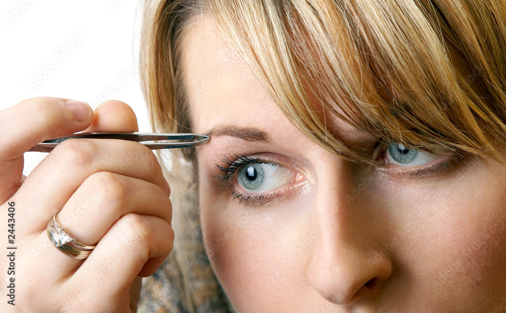 pluck eyebrows pluck eyebrows