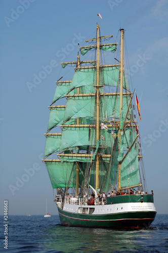 voilier de 3/4 arrière