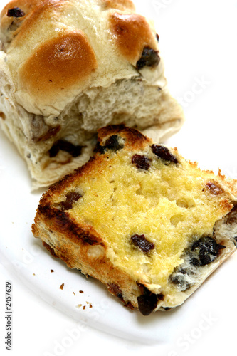  slices of freshly toasted hot cross buns