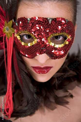 brunette in mask © Zdenka Darula