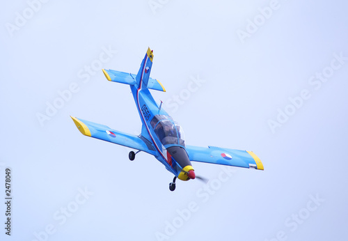 zlin z-142