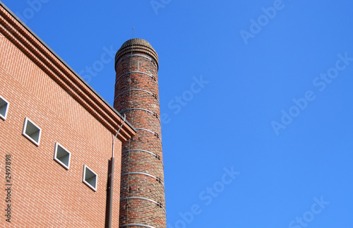 Εκτύπωση καμβά brick building and smokestack