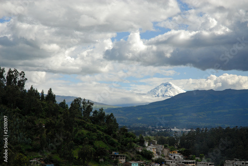 Fototapeta Naklejka Na Ścianę i Meble -  view on volcano cotopaxi