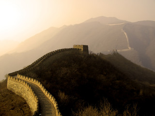 Leinwandbilder Chinesische Mauer Chinesische Mauer auf grünem Bergrücken  © Stu