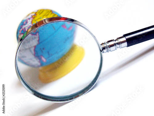 photo loupe et terre