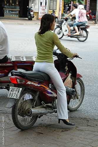 vietnamese street life transportation