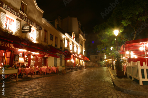 Photography montmartre by night2
