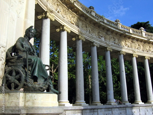 king alfonso xii monument photo