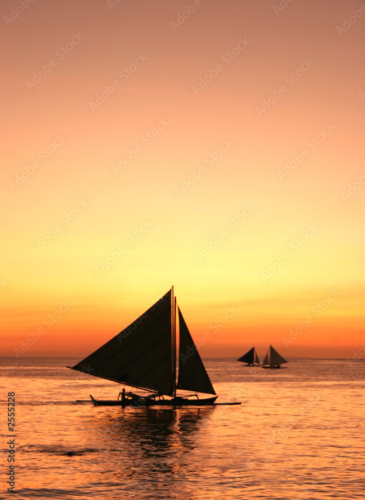 Fototapeta premium sailing away