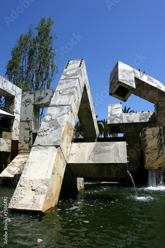 fountain at san francisco harbor
