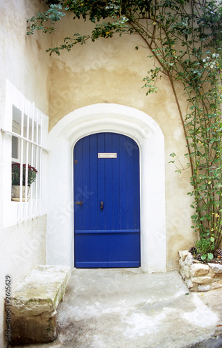 blue door - provence © Alison Cornford