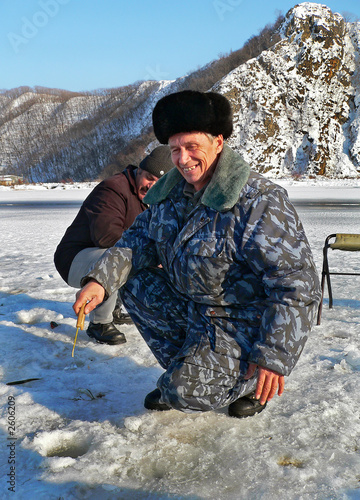 winter fishing  4 © Valeriy Kirsanov