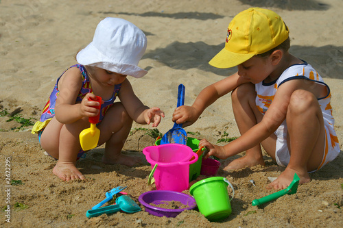 Obraz na płótnie children on the beach w salonie
