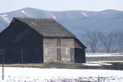 old barn in the loess hills
