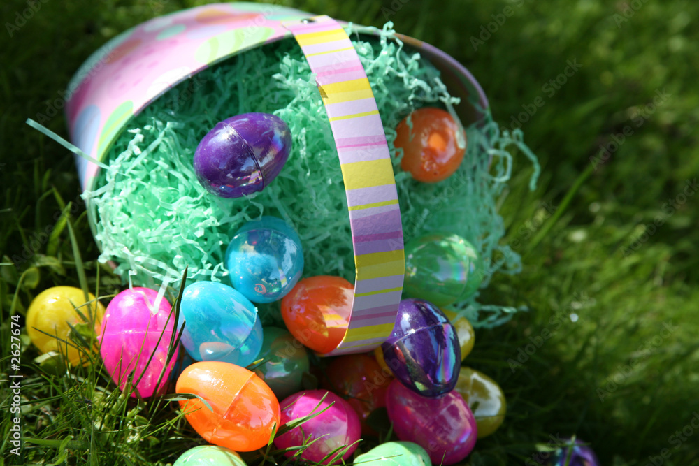 Obraz premium easter eggs and basket