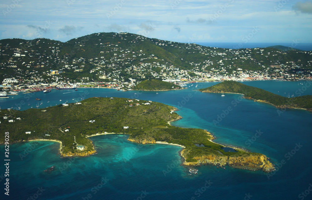 Fototapeta premium flying over tropical islands