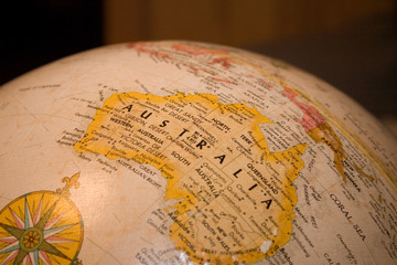 Fotobehang Australië Australië op wereldbol weergegeven  © Dana Britton