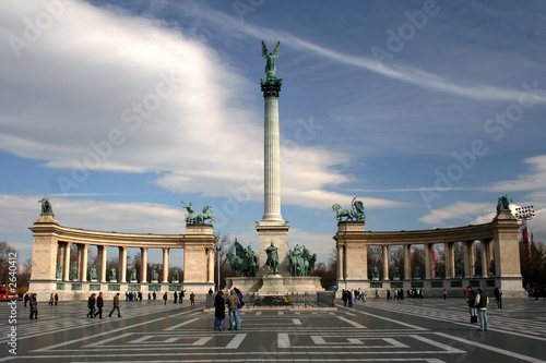 heroes square photo