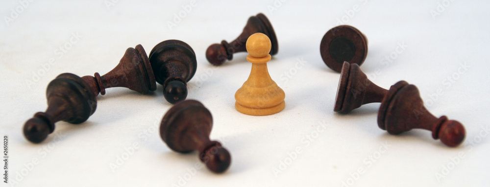 Fotografia standing pawn odd one out