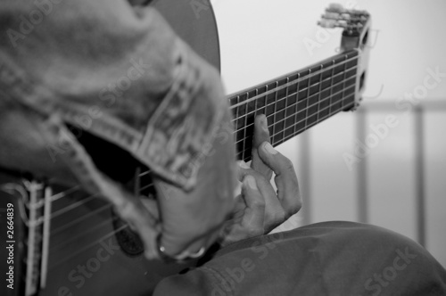 jouer de la guitare n & b