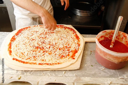 making pizza photo