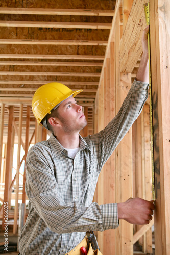 workman measuring