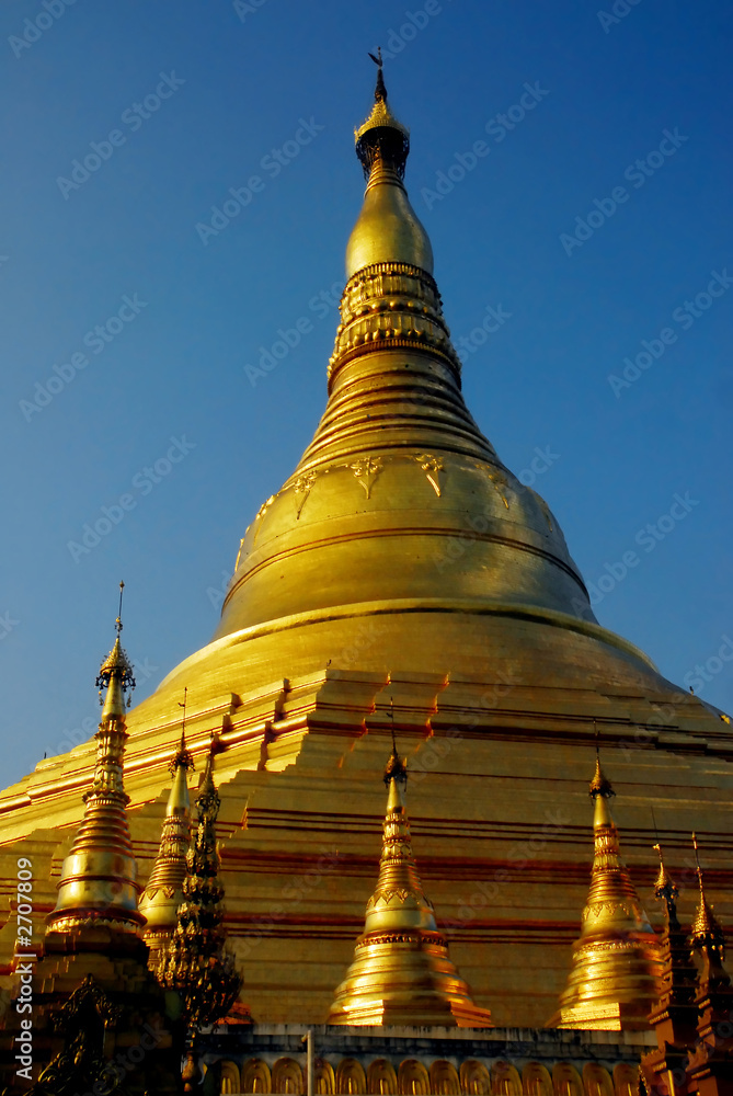 Fototapeta premium shwedagon pagoda yangon
