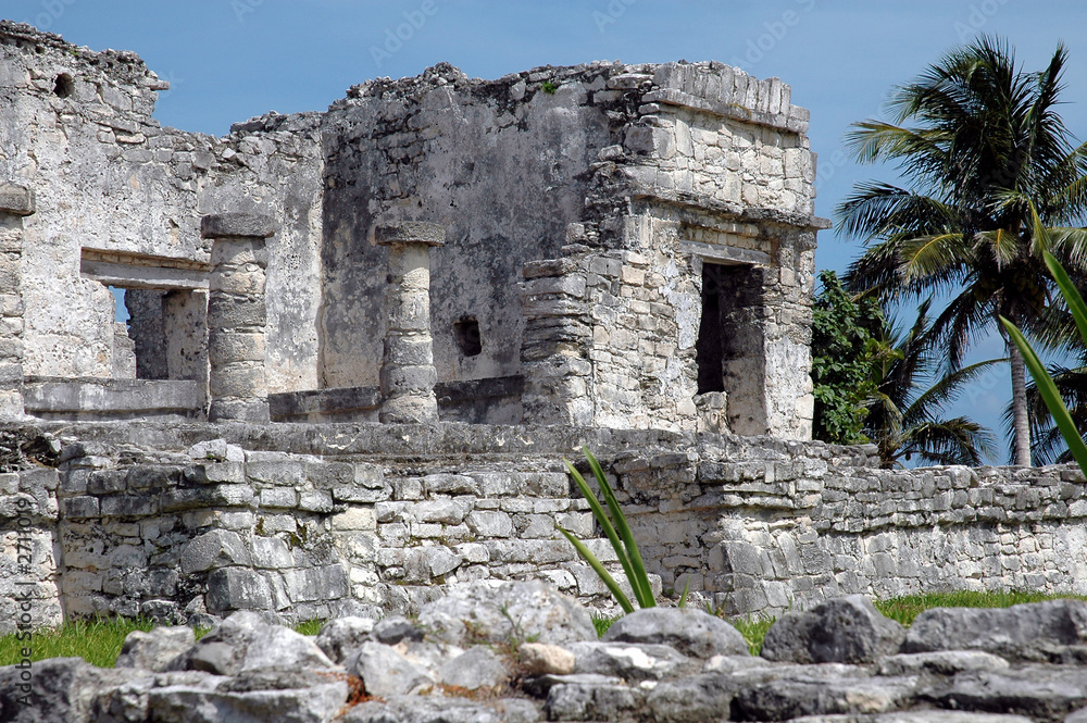 ancient mayan building in tulum, mexico ancient mayan building in tulum, mexico