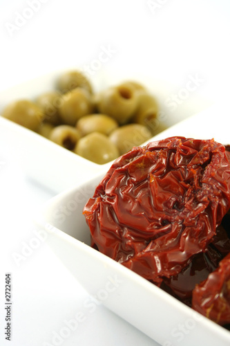 dry tomatoes in oil and olives