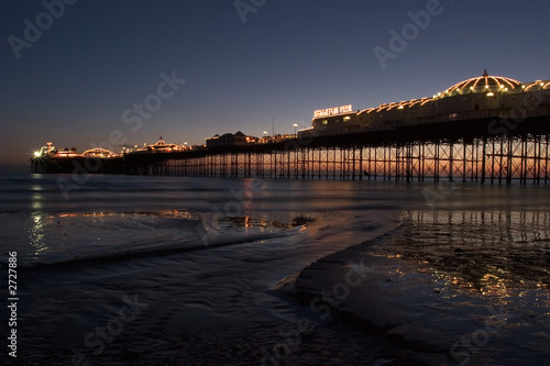 brighton pier at night