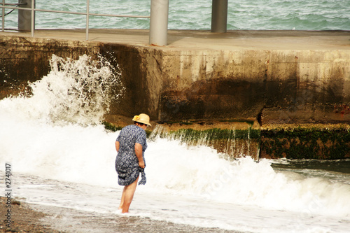 yalta - woman paddling